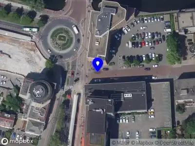 Ambulance met gepaste spoed naar de Johan de Wittstraat in Dordrecht