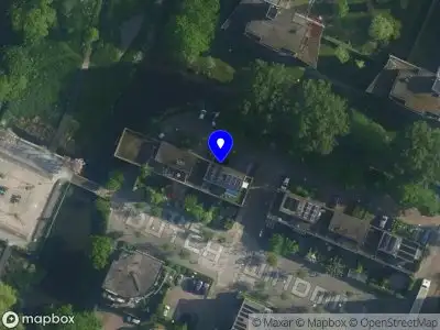 Ambulance met grote spoed naar de Spyridon Louisweg in Amsterdam