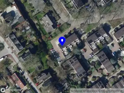 Ambulance met grote spoed naar de Willem-Alexanderplantsoen in Barendrecht