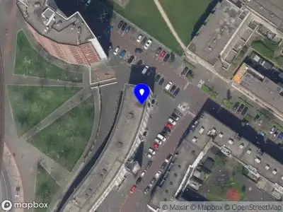 Ambulance met gepaste spoed naar de Hilledwarsstraat in Rotterdam