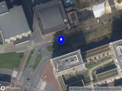 Ambulance met grote spoed naar de Brede Hilledijk in Rotterdam