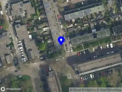 Ambulance met grote spoed naar de Sibeliuslaan in Delft
