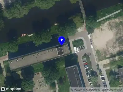 Ambulance met grote spoed naar de Maurice Ravèlstraat in Zaandijk