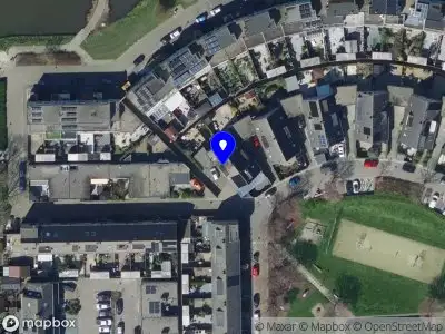 Ambulance met grote spoed naar de Johanna Engwirda-Agricolastraat in Spijkenisse