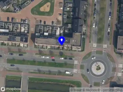 Ambulance met grote spoed naar de Laan van Dada in Rotterdam