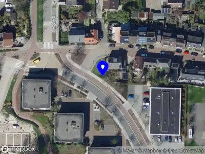 Ambulance met grote spoed naar de Dorpsstraat in Barendrecht
