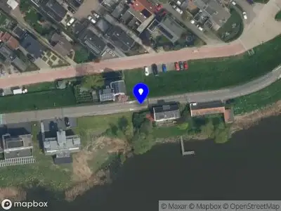 Ambulance met grote spoed naar de Schielands Hoge Zeedijk West in Moordrecht