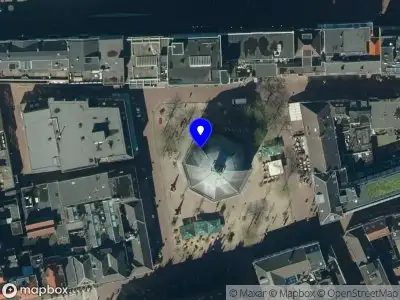 Brandweer met gepaste spoed naar de Jansplein in Arnhem vanwege stankoverlast