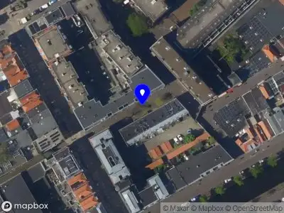 Ambulance met grote spoed naar de Van Hogelandestraat in 's-Gravenhage