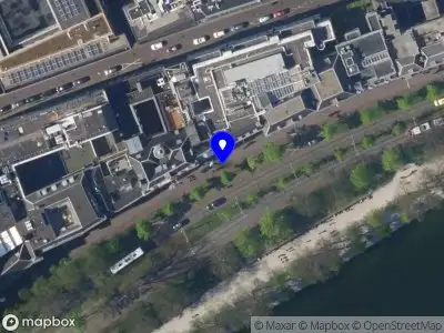 Politie met grote spoed naar de Lange Vijverberg in 's-Gravenhage vanwege ongeval met letsel