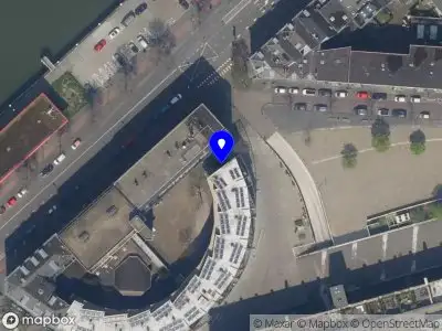 112 melding Ambulance met grote spoed naar de Halfrond in Rotterdam