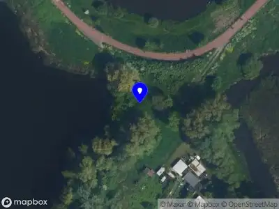 Brandweer met grote spoed naar de Dubbele Buurt in Amsterdam vanwege personen te water