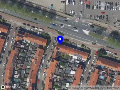 Ambulance met grote spoed naar de Merwedestraat in Dordrecht