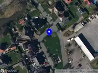 Brandweer met grote spoed naar de Oost in Buitenpost vanwege voertuigbrand