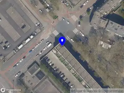 Ambulance met grote spoed naar de Oranjeboomstraat in Rotterdam