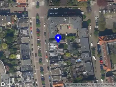 Ambulance met grote spoed naar de Parkweg in Vlaardingen