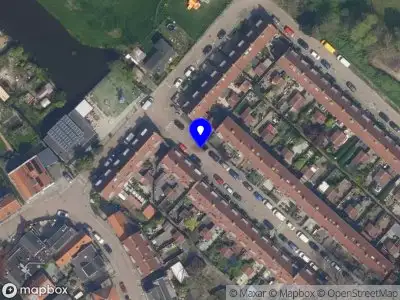 Ambulance met gepaste spoed naar de Rietstapstraat in Rotterdam vanwege stankoverlast