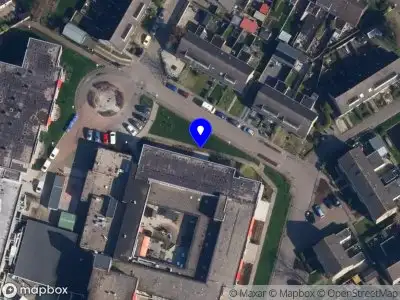 Brandweer en politie met grote spoed naar de Suster v.d. Vegtstrjitte in Akkrum vanwege middelgrote brand