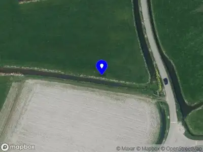 Ambulance met grote spoed naar de Tjallewallerweg in Schagen