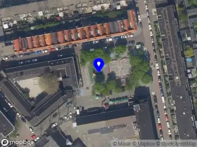 Ambulance met grote spoed naar de Stichtseplein in Rotterdam