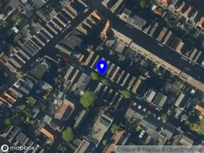 Ambulance met gepaste spoed naar de Stuartstraat in Alkmaar