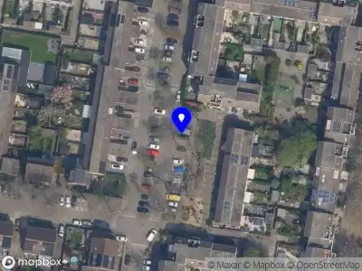 Ambulance met grote spoed naar de Tjonger in Rotterdam