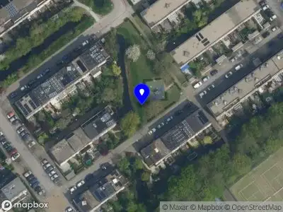Ambulance met grote spoed naar de De Kringloop in Delft