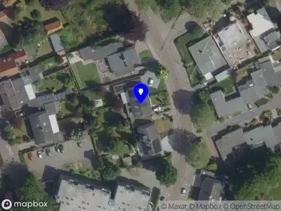 Ambulance met gepaste spoed naar de Emmalaan in Deurne vanwege afhijsen patient