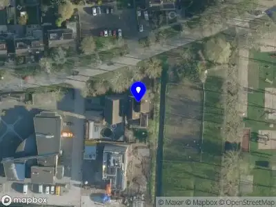 Ambulance met grote spoed naar de Spijkse Kweldijk in Spijk