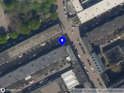 Ambulance met grote spoed naar de Hoogstraat in Rotterdam