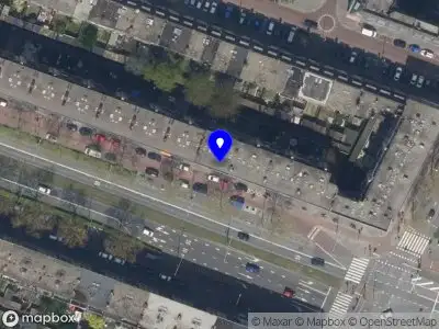 Ambulance met grote spoed naar de Pleinweg in Rotterdam