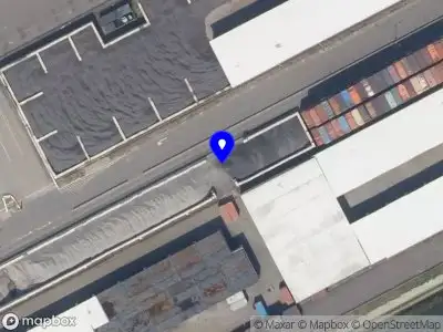 Ambulance met gepaste spoed naar de Sluisjesdijk in Rotterdam