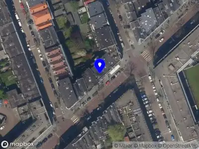 Ambulance met grote spoed naar de Nieuwe Binnenweg in Rotterdam