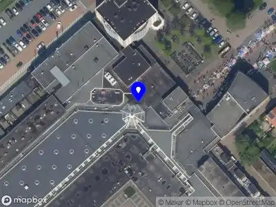 Ambulance met grote spoed naar de Raadhuisplein in Krimpen aan den IJssel