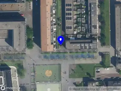 Ambulance met grote spoed naar de Karel Klinkenbergstraat in Amsterdam