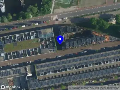 Ambulance met gepaste spoed naar de J.F. van Hengelstraat in Amsterdam