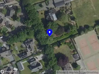 Brandweer en politie met grote spoed naar de Maaslaan in Helmond vanwege middelgrote brand
