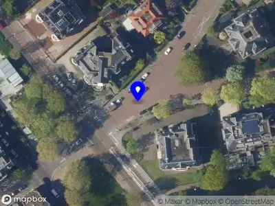 Ambulance met grote spoed naar de R. J. Schimmelpennincklaan in 's-Gravenhage
