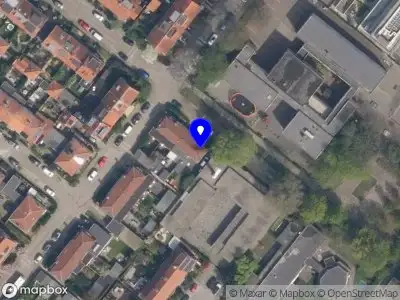 Ambulance met grote spoed naar de Prunuslaan in Rotterdam