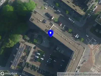 Ambulance met grote spoed naar de Kopjachtplein in Amsterdam