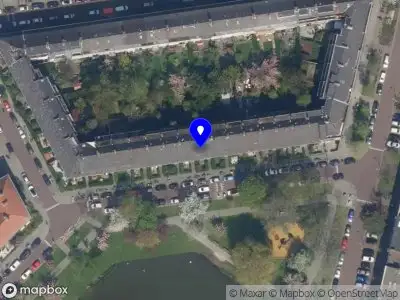 Ambulance met grote spoed naar de Statensingel in Rotterdam