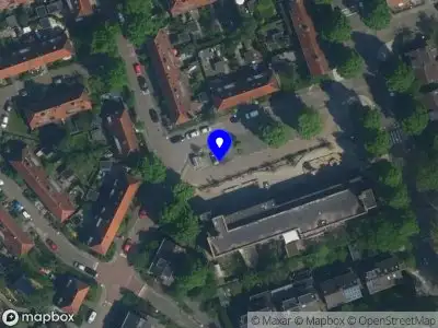 Ambulance met gepaste spoed naar de Wognumerplantsoen in Amsterdam