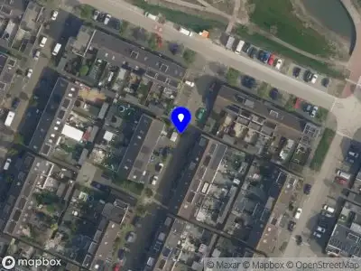 Ambulance met grote spoed naar de Joke Smitstraat in Pijnacker