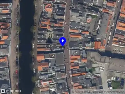 Ambulance met grote spoed naar de Hoogstraat in Schiedam