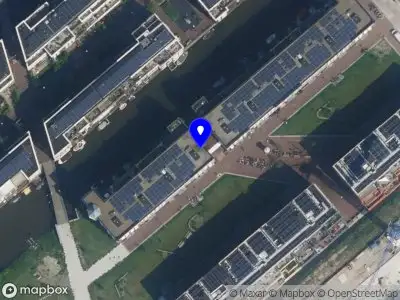 Ambulance naar de Memeleiland in Amsterdam