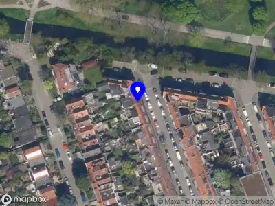 Ambulance met grote spoed naar de Robijnstraat in Rotterdam