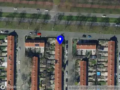 Ambulance met grote spoed naar de Arkestein in Rotterdam