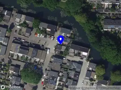 Ambulance met grote spoed naar de Arentsburg in Dordrecht