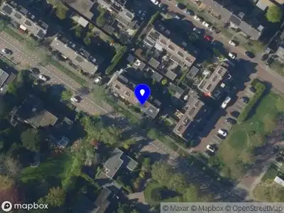 Ambulance met grote spoed naar de Jan van Hooflaan in Voorschoten