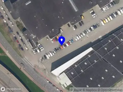 Ambulance met grote spoed naar de Jan Linssenstraat in Rotterdam
